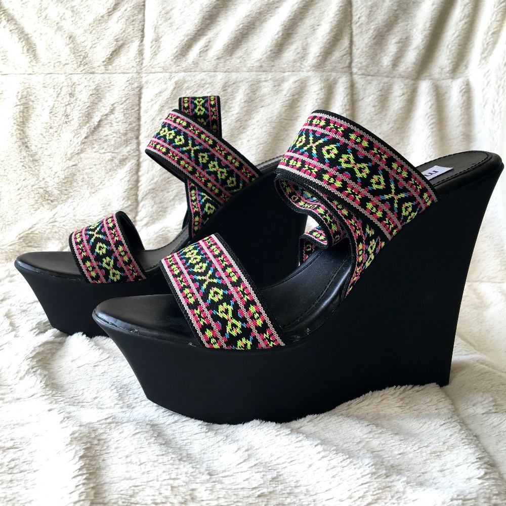 Madden Girl Women's Sabel Canvas Wedge Sandal